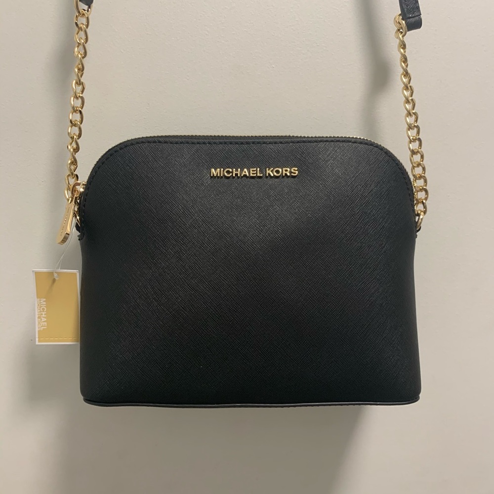 Michael Kors Black Cindy Lg Dome Crossbody…